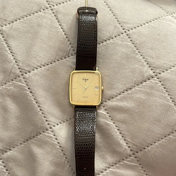 Men’s Pulsar Quartz Watch - Picture 2 of 5